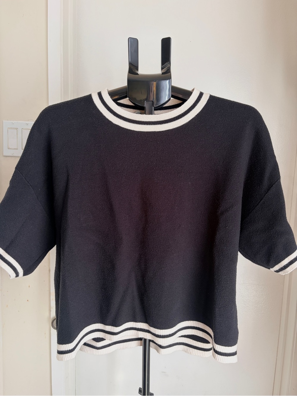 Abercrombie & Fitch Black Sweater with White Striped Trim | Women’s XL